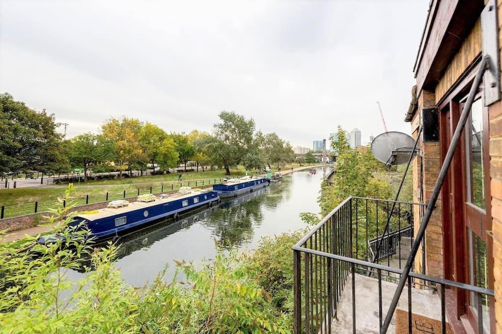 Amazing Location - City Of London- 2 Bedroom Stunning Canal View House With Private Garden,Parking & Balcony Eksteriør billede