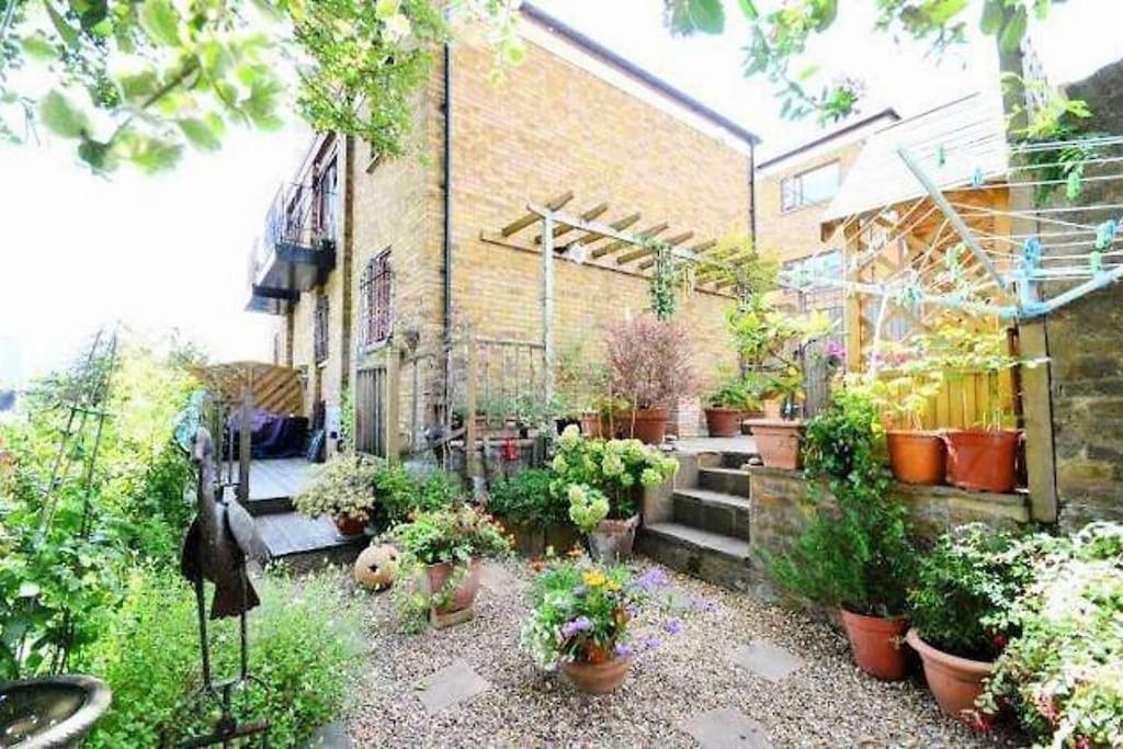 Amazing Location - City Of London- 2 Bedroom Stunning Canal View House With Private Garden,Parking & Balcony Eksteriør billede