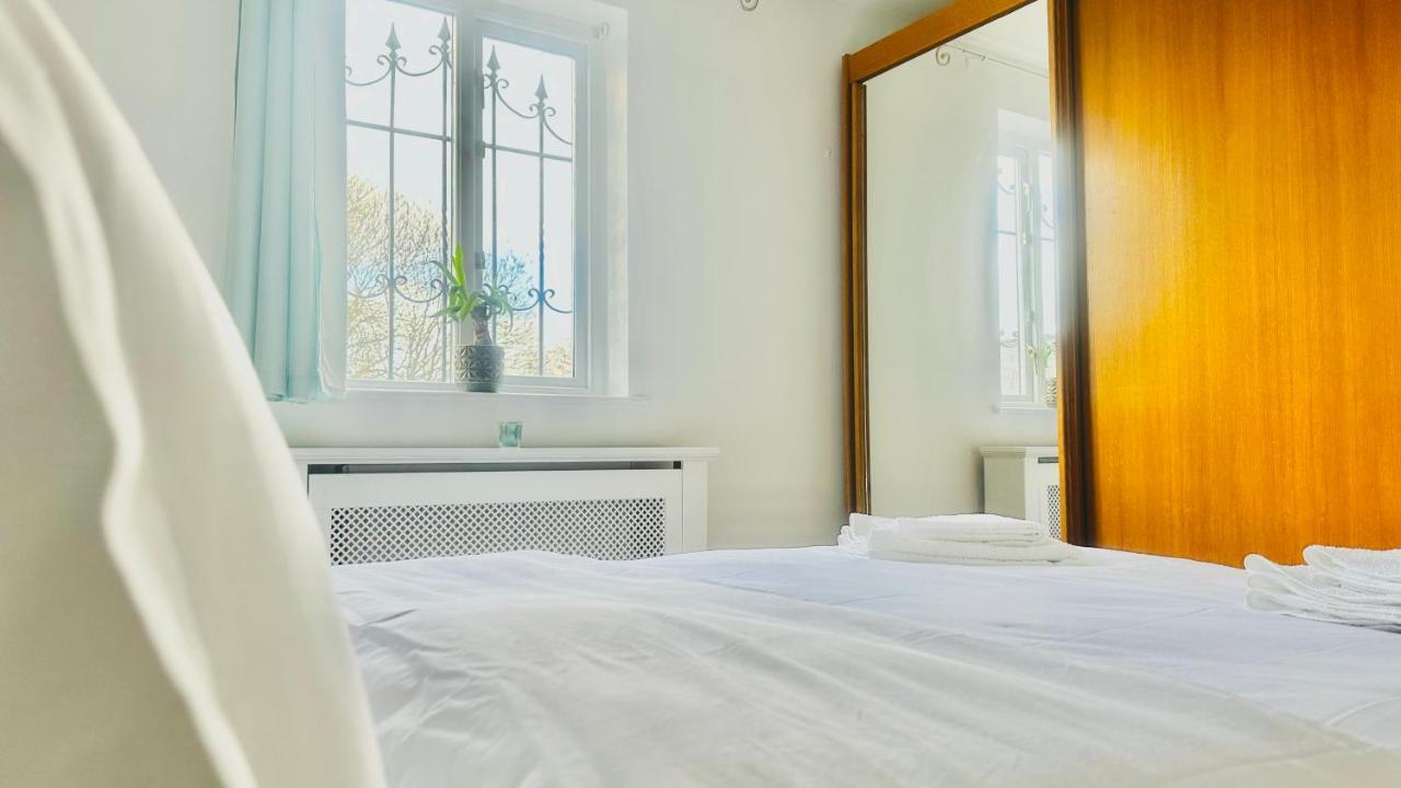 Amazing Location - City Of London- 2 Bedroom Stunning Canal View House With Private Garden,Parking & Balcony Eksteriør billede