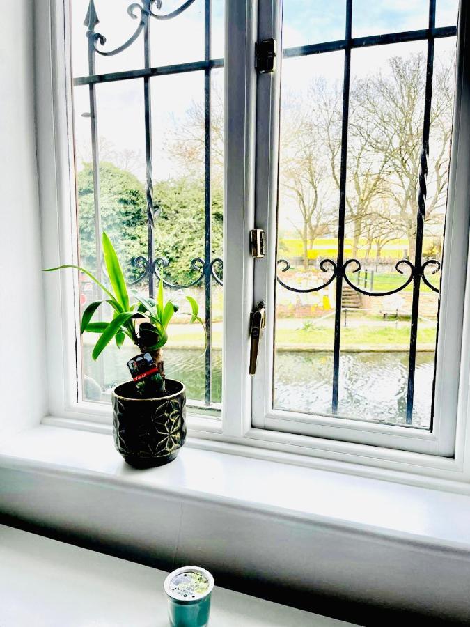 Amazing Location - City Of London- 2 Bedroom Stunning Canal View House With Private Garden,Parking & Balcony Eksteriør billede
