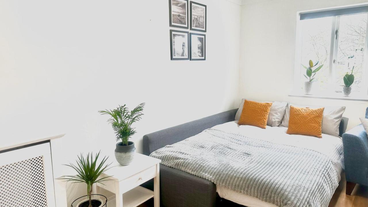 Amazing Location - City Of London- 2 Bedroom Stunning Canal View House With Private Garden,Parking & Balcony Eksteriør billede