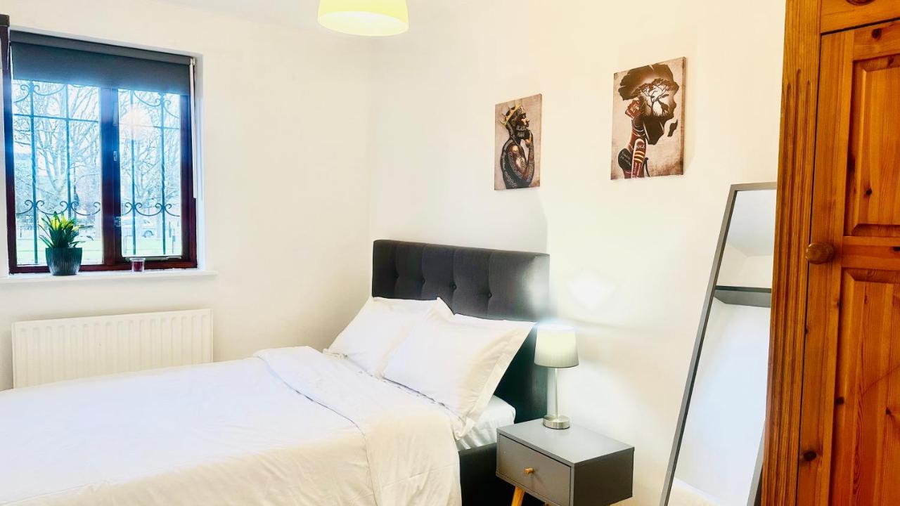 Amazing Location - City Of London- 2 Bedroom Stunning Canal View House With Private Garden,Parking & Balcony Eksteriør billede