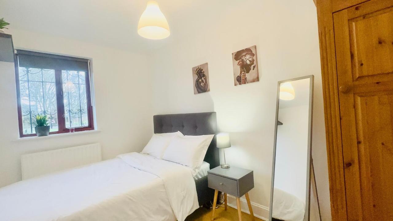 Amazing Location - City Of London- 2 Bedroom Stunning Canal View House With Private Garden,Parking & Balcony Eksteriør billede