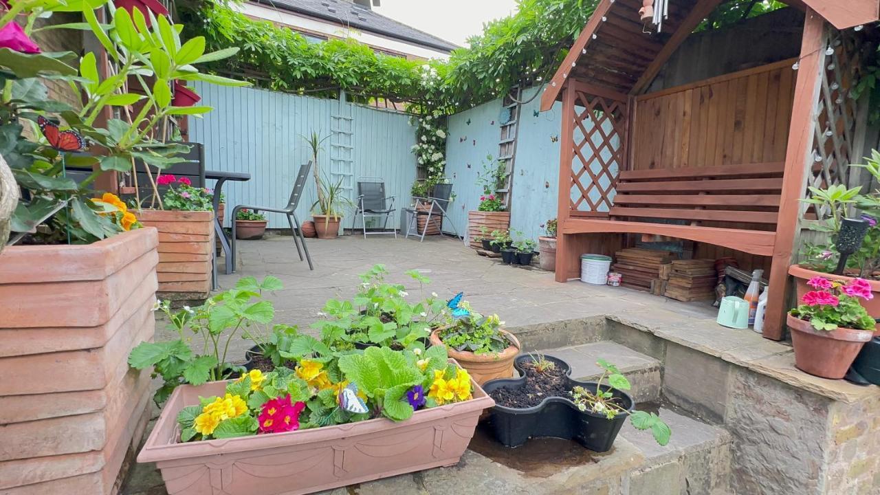 Amazing Location - City Of London- 2 Bedroom Stunning Canal View House With Private Garden,Parking & Balcony Eksteriør billede