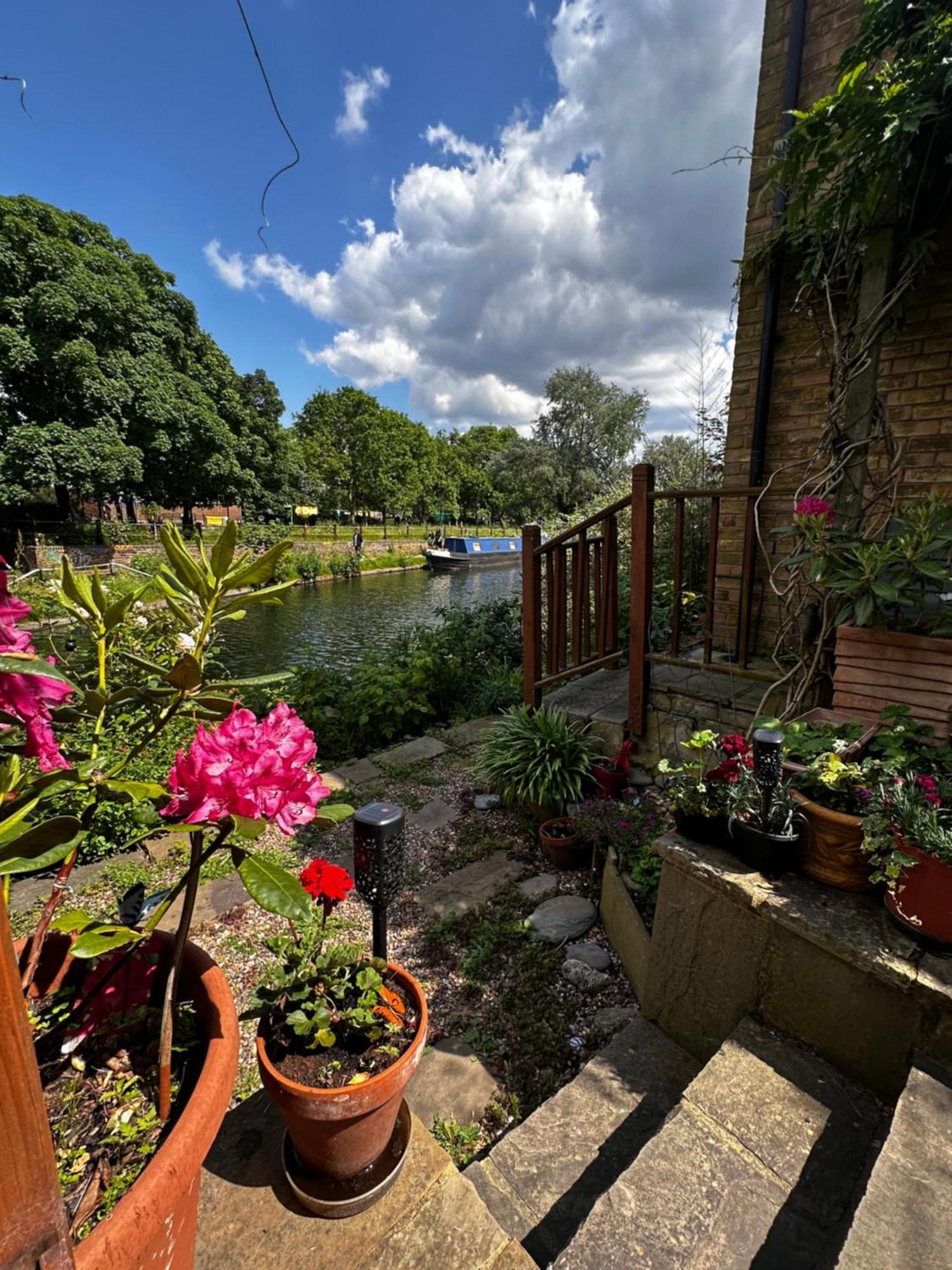 Amazing Location - City Of London- 2 Bedroom Stunning Canal View House With Private Garden,Parking & Balcony Eksteriør billede
