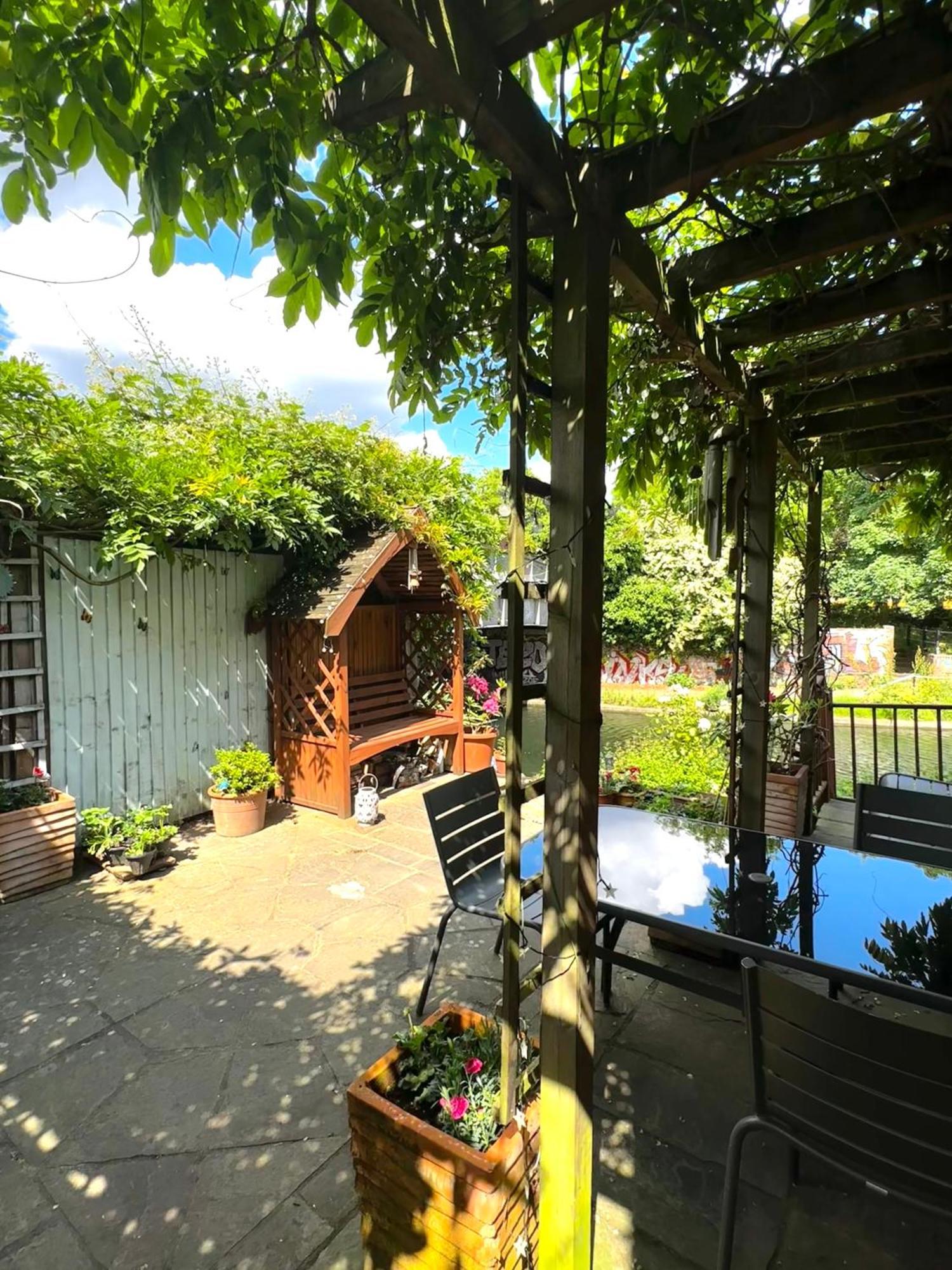 Amazing Location - City Of London- 2 Bedroom Stunning Canal View House With Private Garden,Parking & Balcony Eksteriør billede