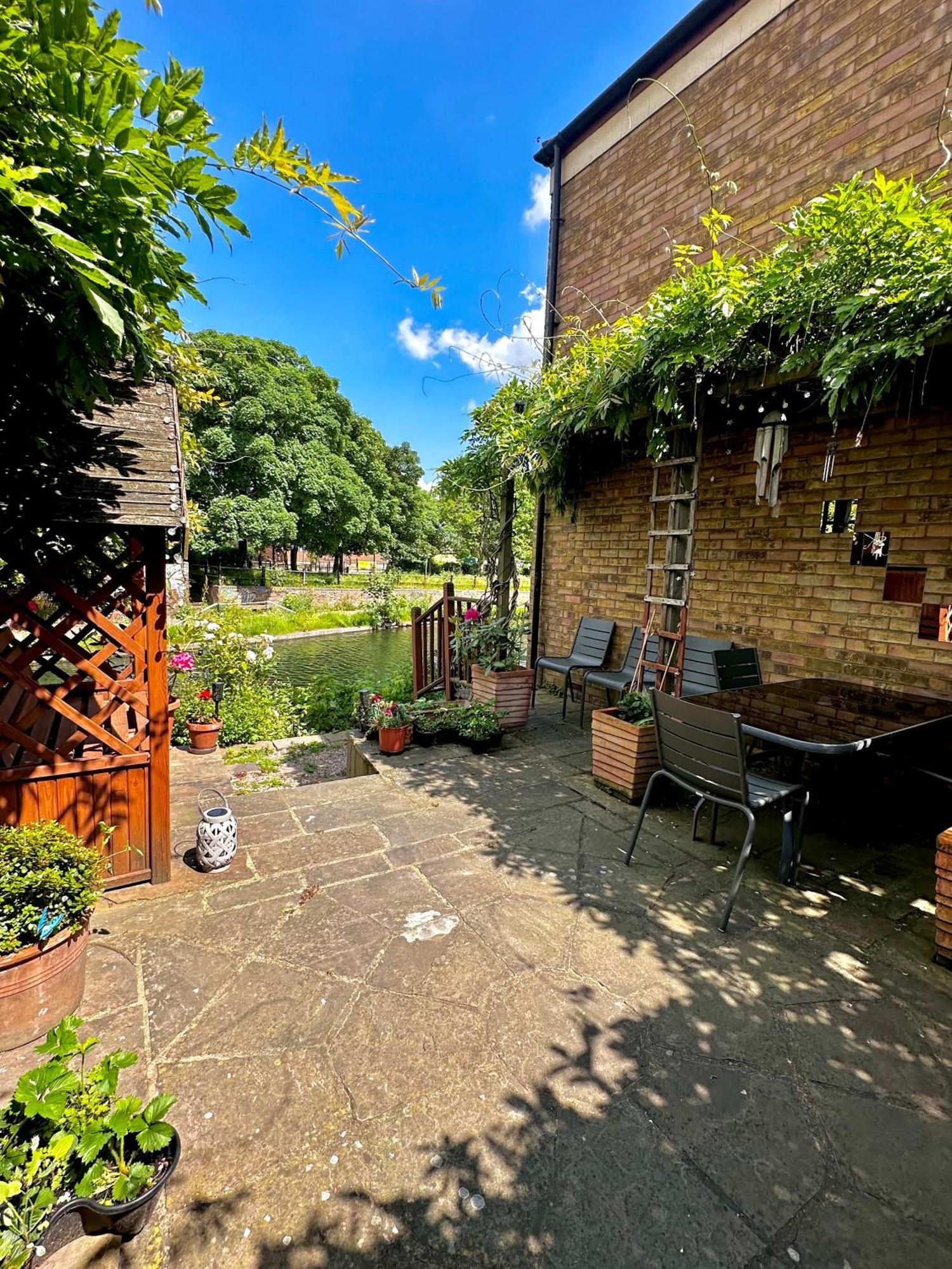 Amazing Location - City Of London- 2 Bedroom Stunning Canal View House With Private Garden,Parking & Balcony Eksteriør billede